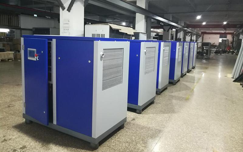 Воздушный компрессор с турбовентилятором